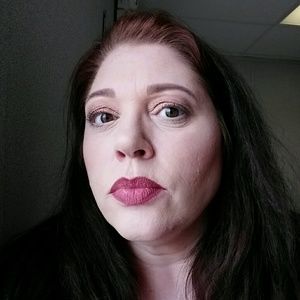 Meet your Posher, Holly